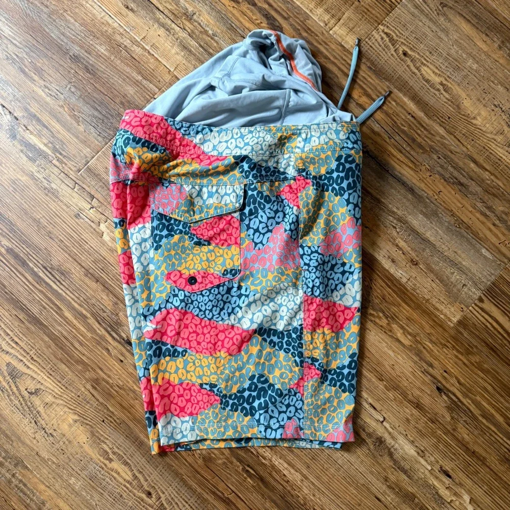 SAXX Betawave 2N1 Boardie Mens 36 Multi Color Leopard Board Shorts 19